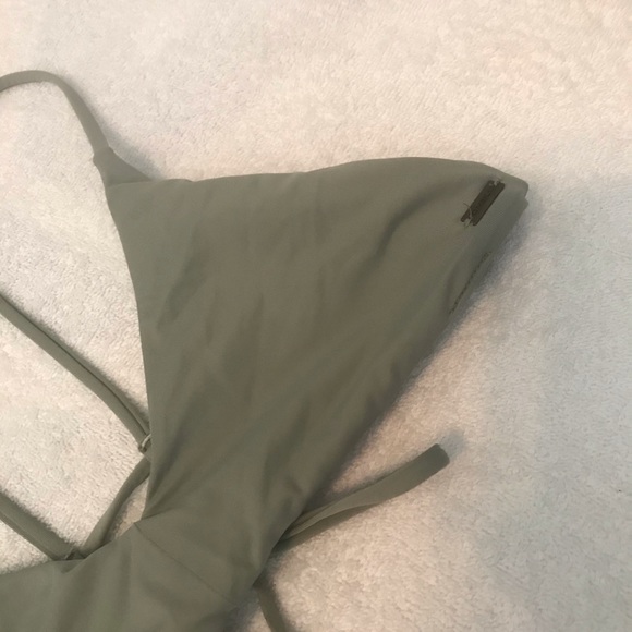 O’Neill bathing suit top - Picture 2 of 3